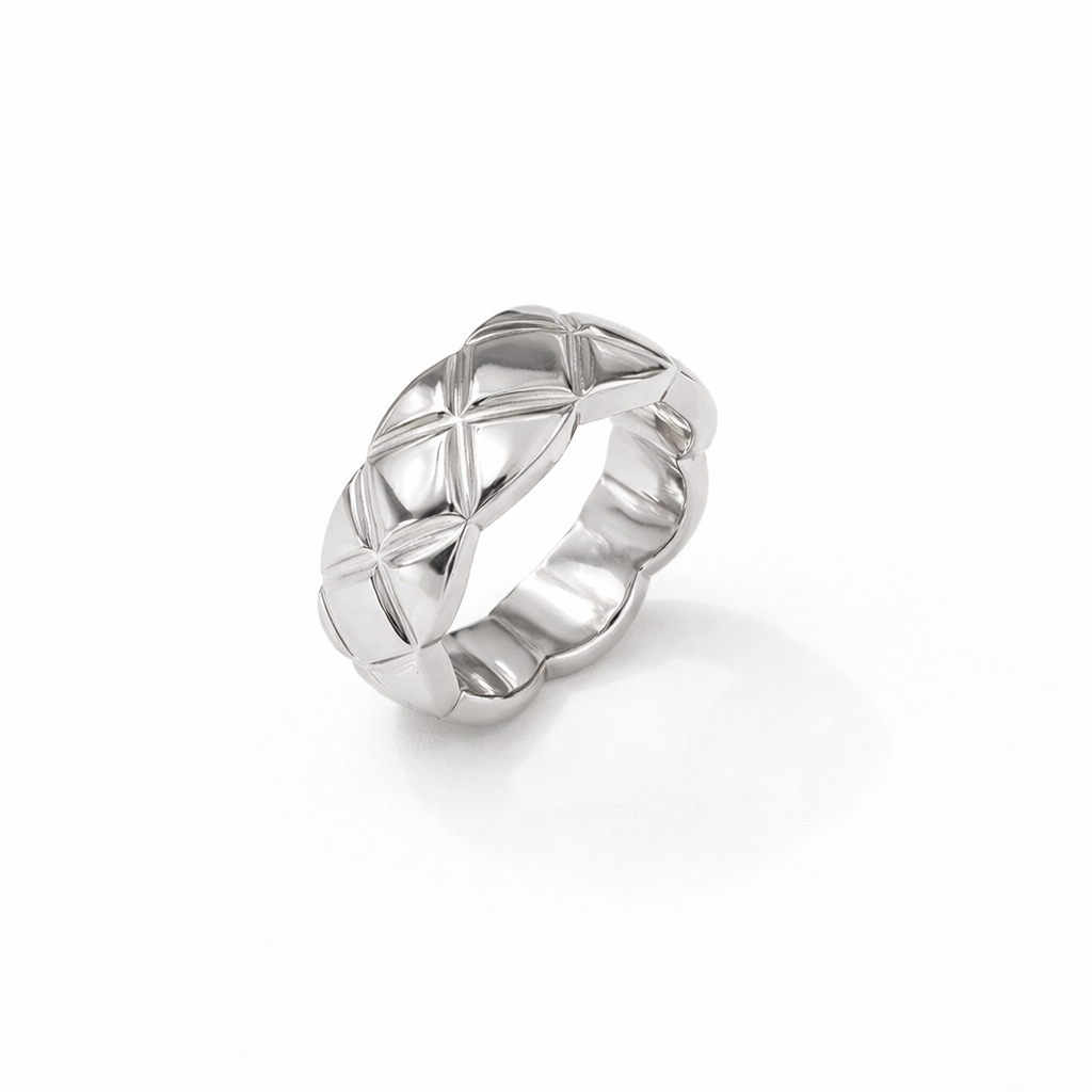 Ασημένιο γυναικείο δαχτυλίδι 925 με καπιτονέ ανάγλυφο σχέδιο