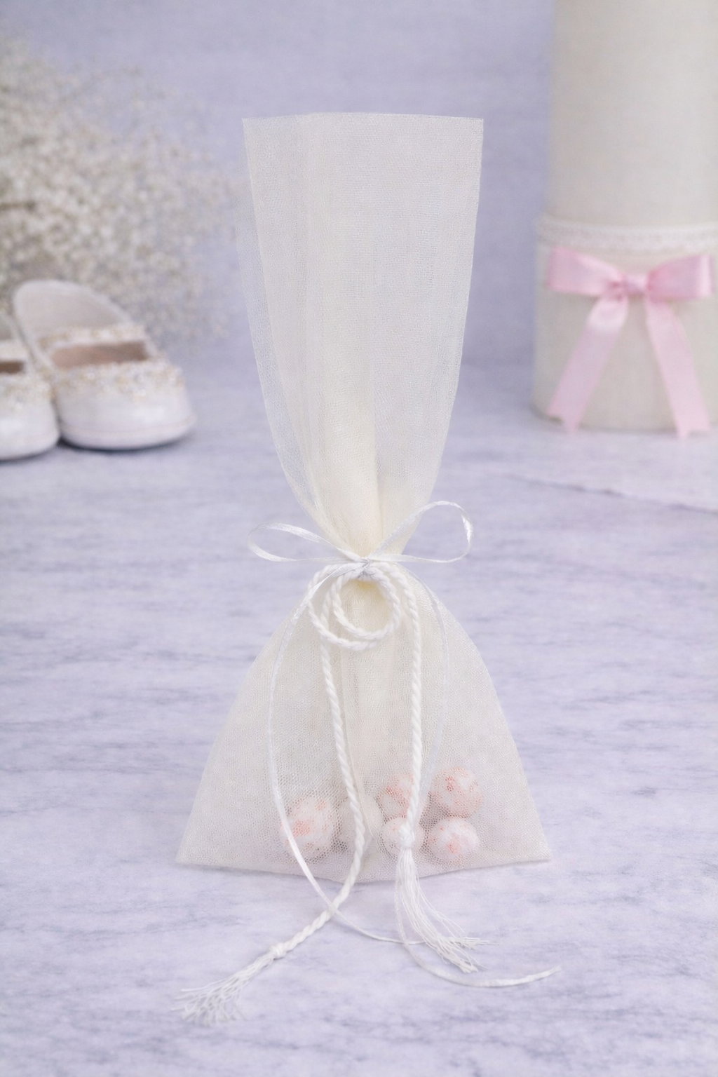 Μπομπονιέρα βάπτισης εκρού πουγκί τούλι με λευκό κορδόνι