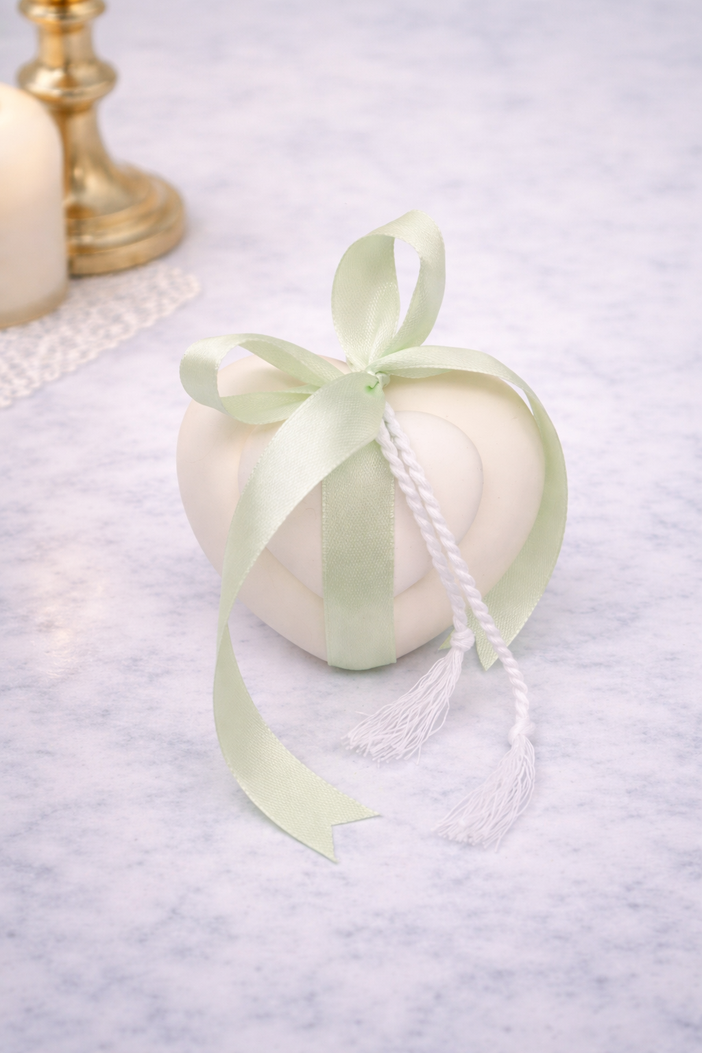 EA3811DD-ED91-442F-BC60-2ACDCD677AAB Μπομπονιέρα βάπτισης κεραμική καρδιά με σατέν φιόγκο μέντα