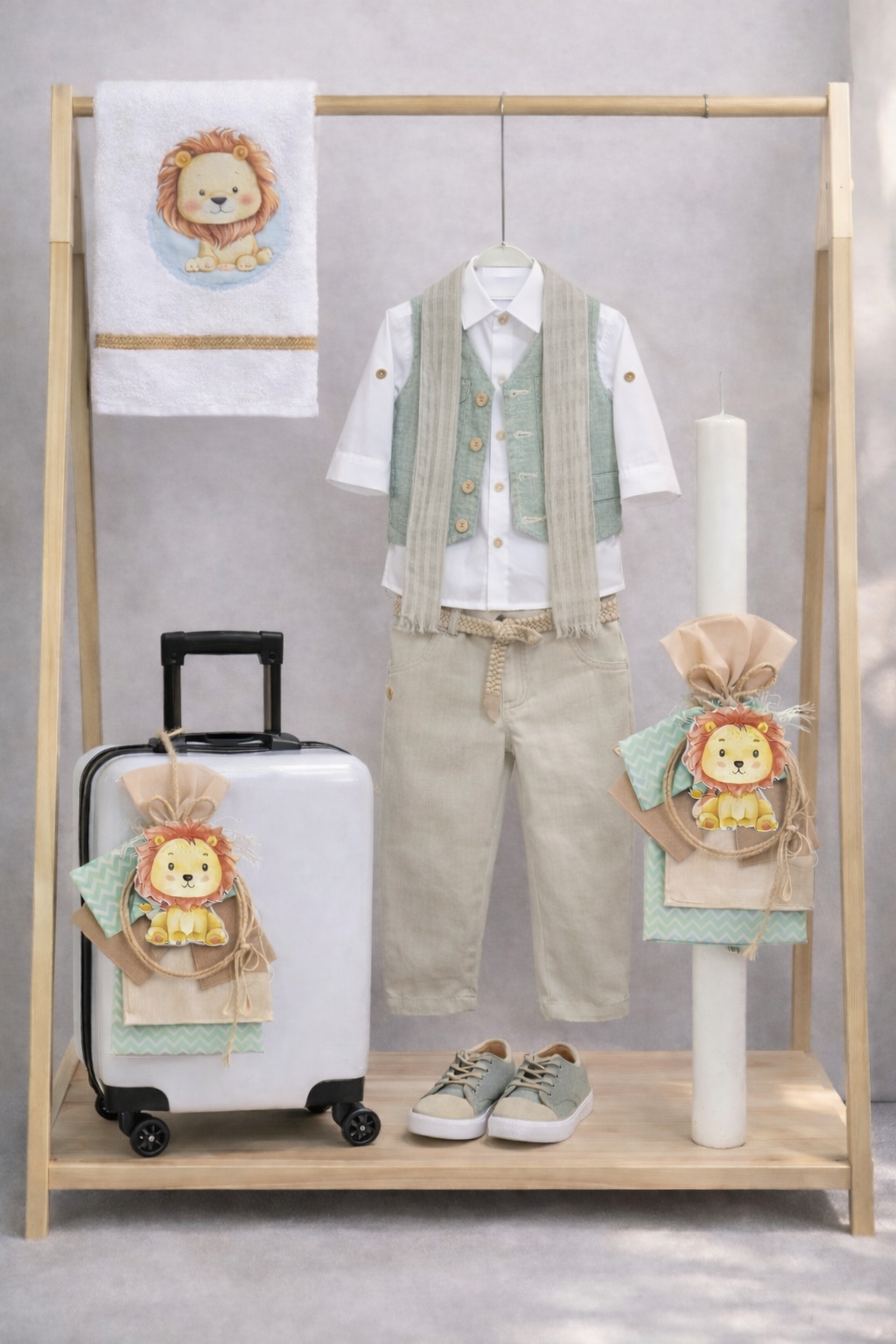 Πακέτο βάπτισης αγόρι με θέμα λιονταράκι σε γήινες και mint αποχρώσεις