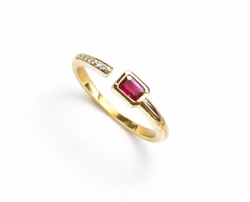 881816C9-C8E5-44F1-A855-DD78B8ACD92B